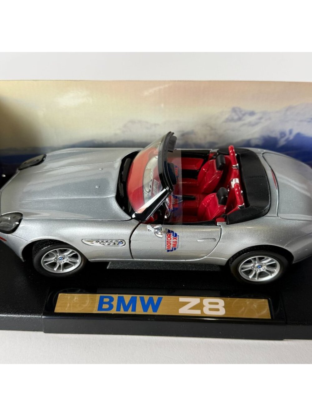 Motor Max Roadster Silver 1/18 Scale Diecast 73106 BMW Z8
